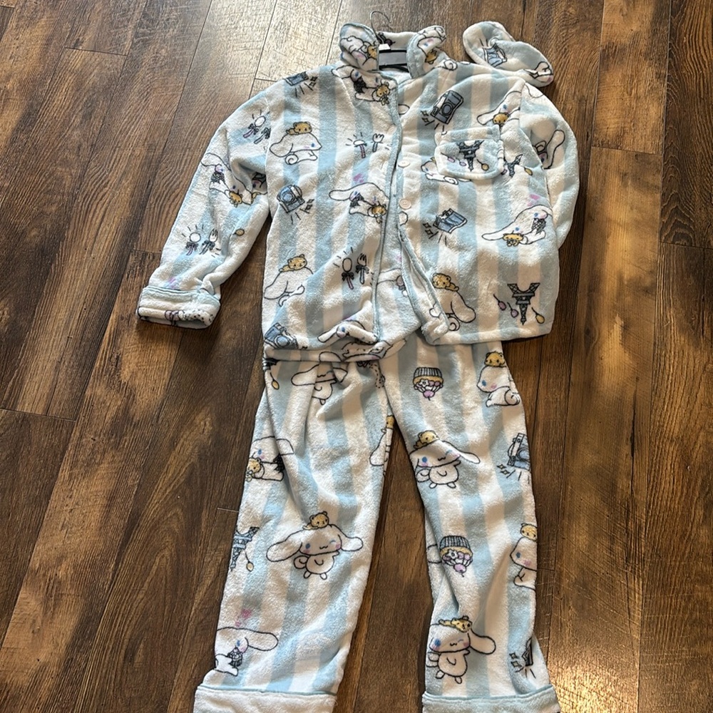 Sanrio hello kitty pajamas set eye mask